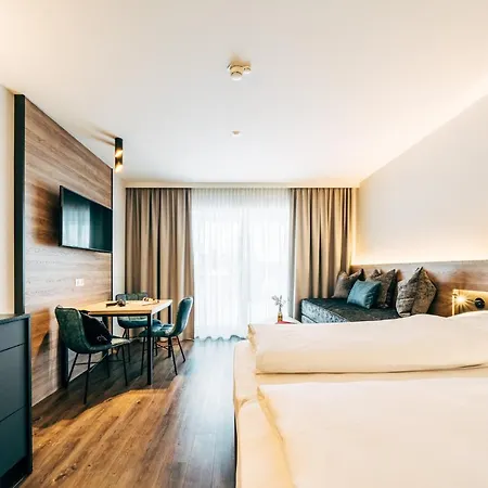 Foxy Aparthotel 2*