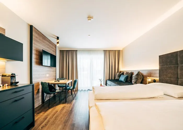 Foxy מלון דירות 4*