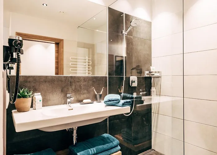 מלון דירות Foxy 4*